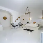 The Amethyst Exclusive Oia (Santorini)