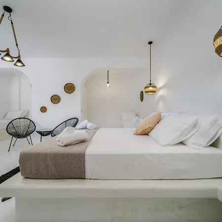 Amethyst Luxury Oia (Santorini)