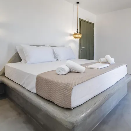 Amethyst Luxury Oia (Santorini)