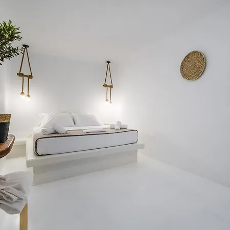 The Amethyst Exclusive * Oia